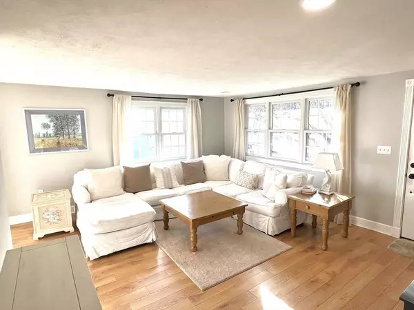 495 Sandwich Rd, Falmouth, MA 02536