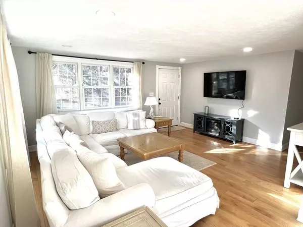 495 Sandwich Rd, Falmouth, MA 02536