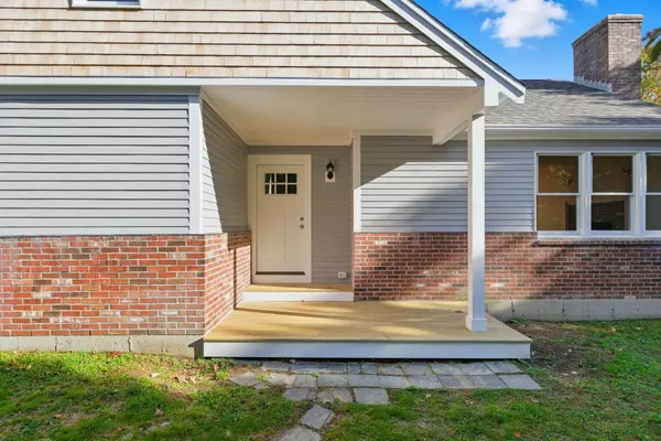 273 Sandwich Road, Teaticket, MA 02536