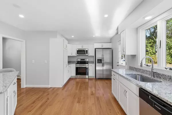 273 Sandwich Road, Teaticket, MA 02536