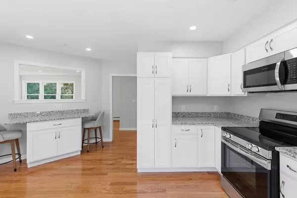 273 Sandwich Rd, Falmouth, MA 02536