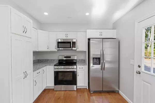 273 Sandwich Rd, Falmouth, MA 02536