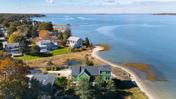 14 Navajo Rd, Bourne, MA 02559
