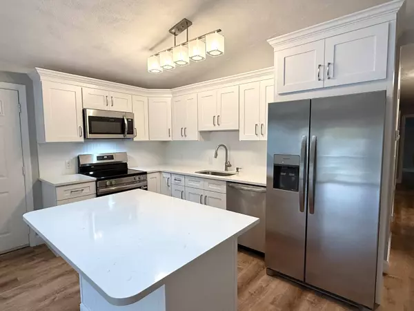 70 Cape Drive #APT 4C, Mashpee, MA 02649