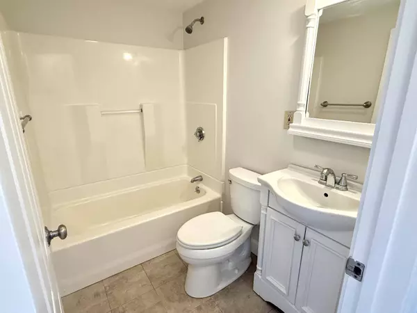 10 Tideview Path #APT 16, Plymouth, MA 02360