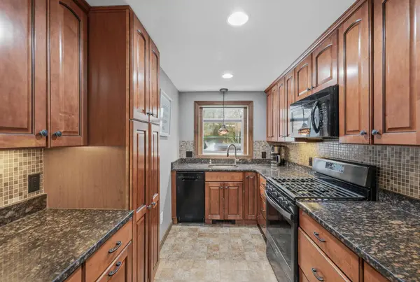 52 Birch Street, Plymouth, MA 02360