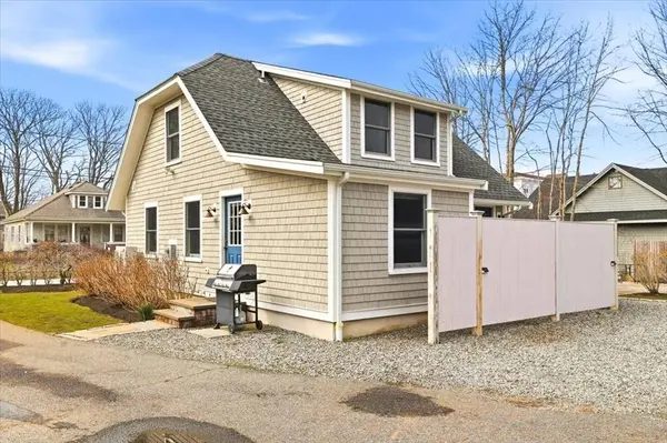 20 Nye Rd, Falmouth, MA 02540