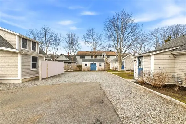 20 Nye Rd, Falmouth, MA 02540