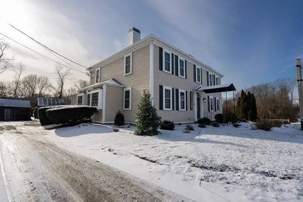 4631 Falmouth Rd, Barnstable, MA 02635
