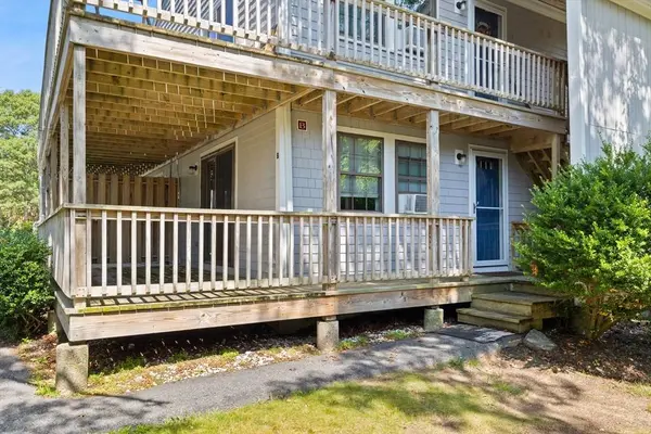 35 Ashumet Rd #10B, Mashpee, MA 02649