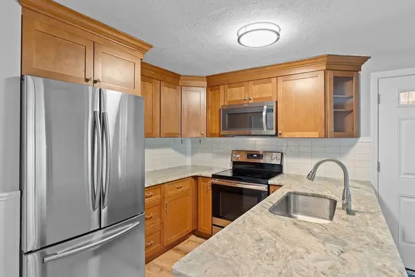 35 Ashumet Rd #10B, Mashpee, MA 02649