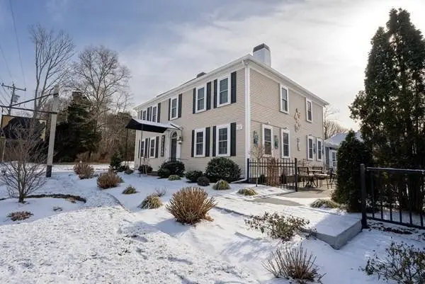 4631 Falmouth Rd, Barnstable, MA 02635