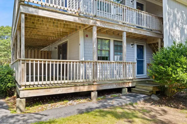 35 Ashumet Road #UNIT 10B, Mashpee, MA 02649