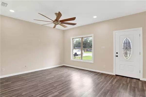 4077 Higgins RD, Mobile, AL 36619