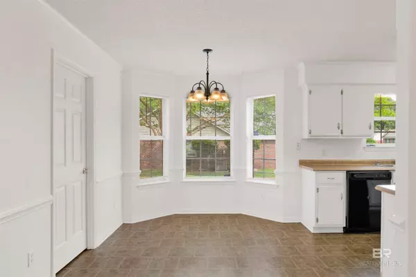 9500 Yorktowne Way, Mobile, AL 36695