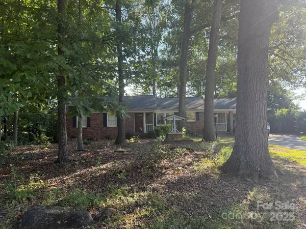 310 Oakwood DR, Mount Holly, NC 28120