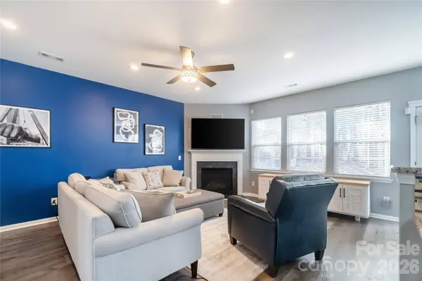 16708 Prairie Falcon LN, Charlotte, NC 28278