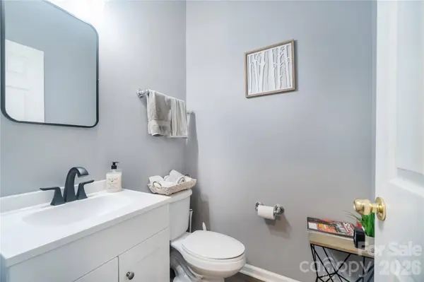 16708 Prairie Falcon LN, Charlotte, NC 28278