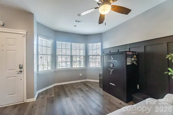 16708 Prairie Falcon LN, Charlotte, NC 28278