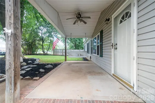 3902 Sharyn DR, Charlotte, NC 28214