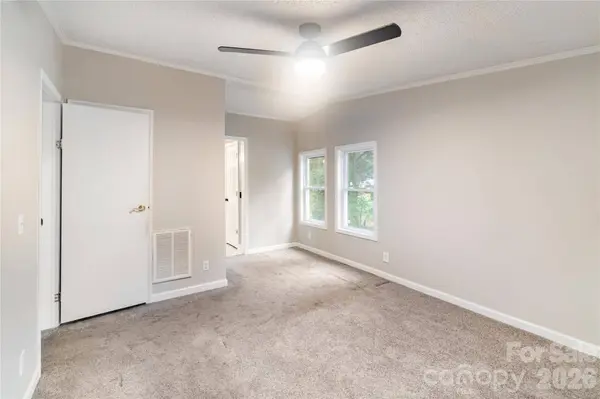 3902 Sharyn DR, Charlotte, NC 28214