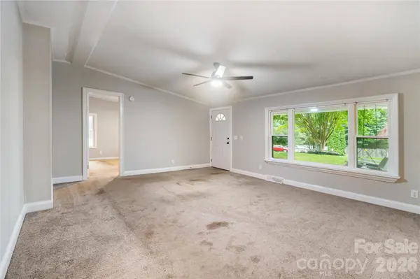 3902 Sharyn DR, Charlotte, NC 28214
