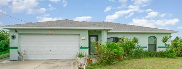 Awesome Price on this Beautiful Home in a Great Cape Coral Neighborhood!