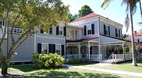 A Perfect Day in Fort Myers: Beaches, History & Hidden Gems for Couples and Families