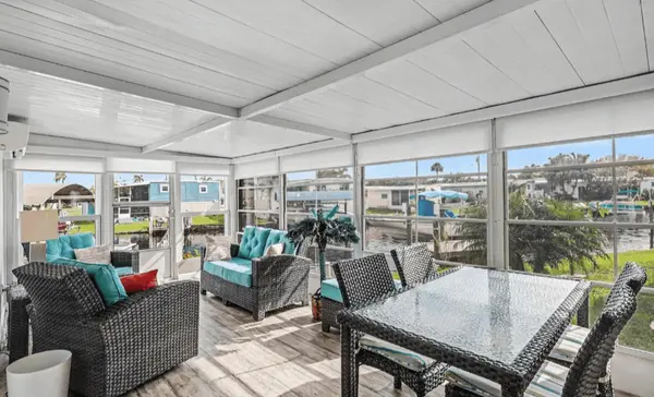 feature image of Wake up to Water Views and Florida Sunshine!