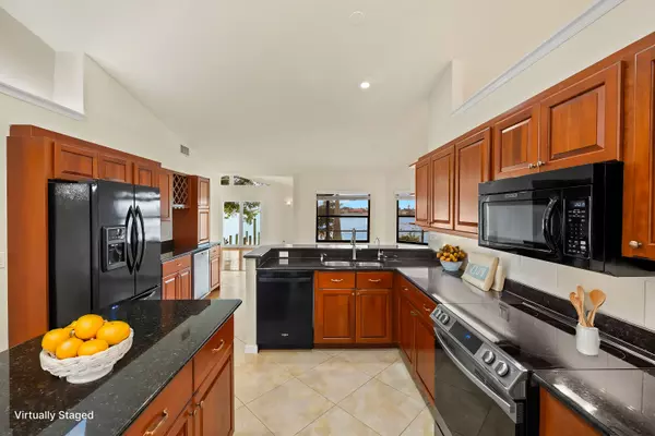 Cape Coral, FL 33991-2522,920 SW 4th Pl