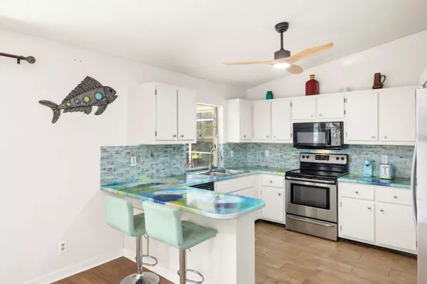 707 NE 2nd Ave, Cape Coral, FL 33909