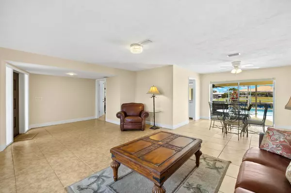 1740 Savona Pkwy, Cape Coral, FL 33904