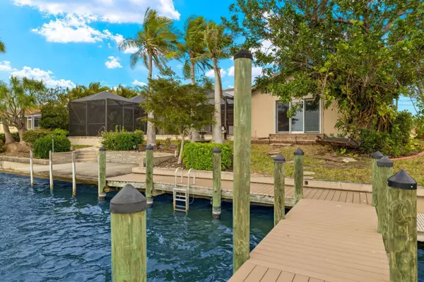 920 SW 4th Pl, Cape Coral, FL 33991