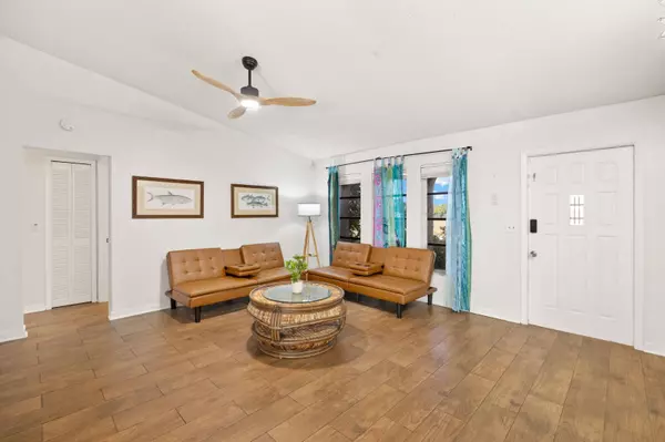 707 NE 2nd Ave, Cape Coral, FL 33909