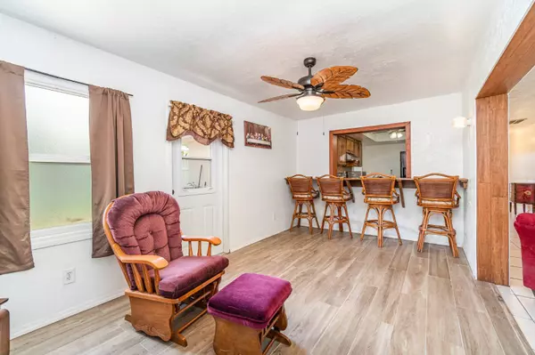 1214 SW 8th Ct, Cape Coral, FL 33991