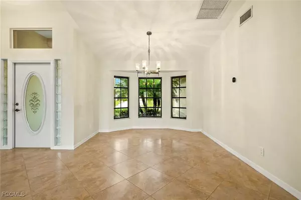 920 SW 4th PL, Cape Coral, FL 33991