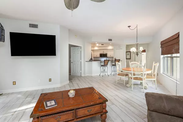 1240 Shady Rest Ln #104, Naples, FL 34103