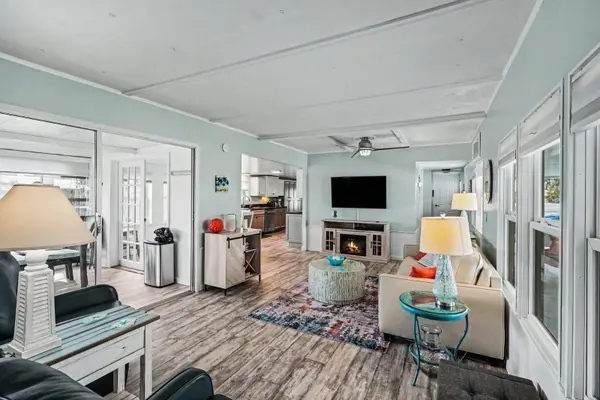 81 Sun Cir, Fort Myers, FL 33905