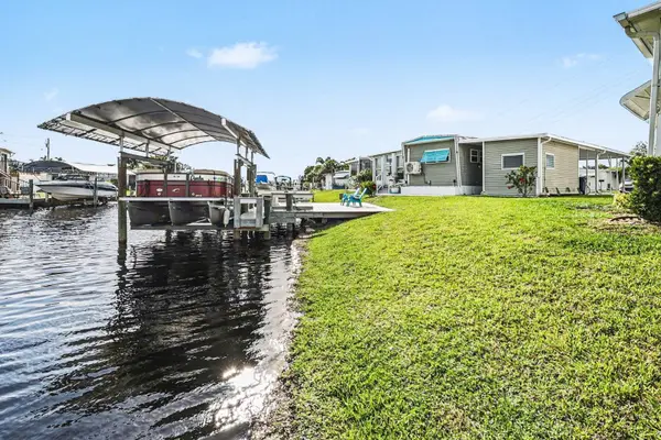 81 Sun Cir, Fort Myers, FL 33905