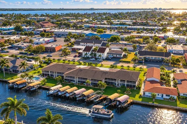 1317 SE 46th Ln #104, Cape Coral, FL 33904