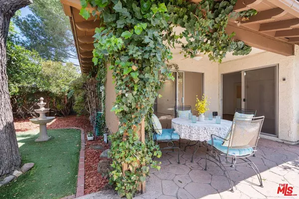 1126 Bright Glen Cir, Westlake Village, CA 91361