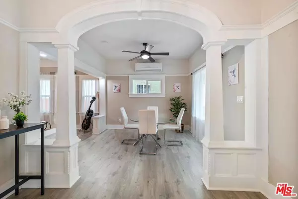 853 W 50th St, Los Angeles, CA 90037