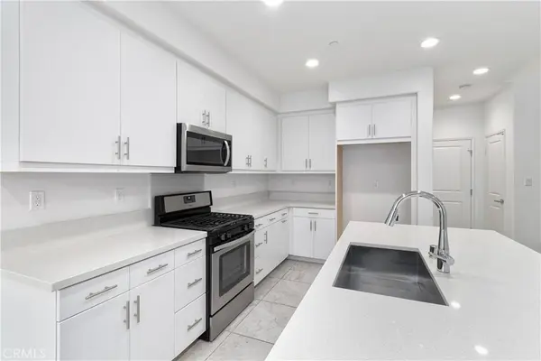 2625 Verna DR #114, Corona, CA 92883