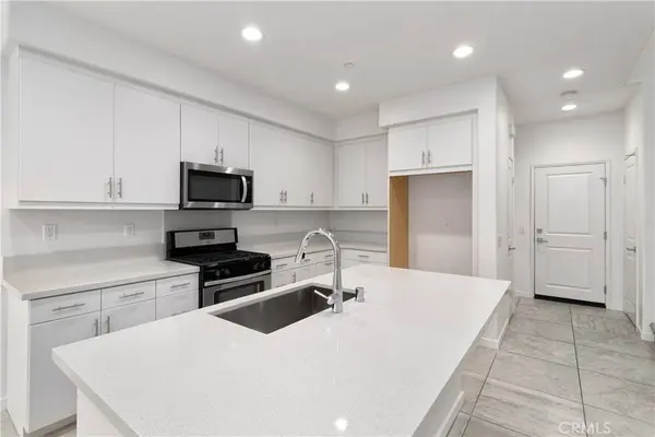 2625 Verna DR #114, Corona, CA 92883
