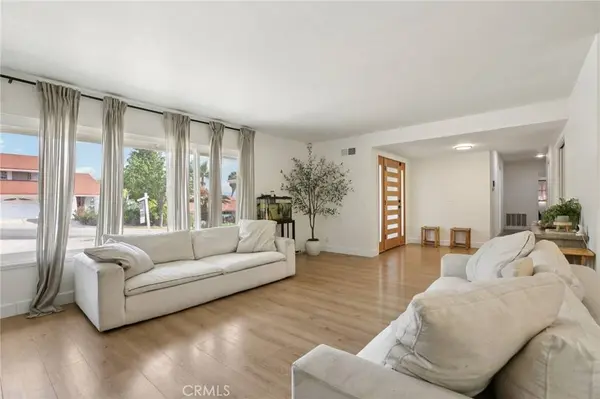 520 W Country Hills DR, La Habra, CA 90631