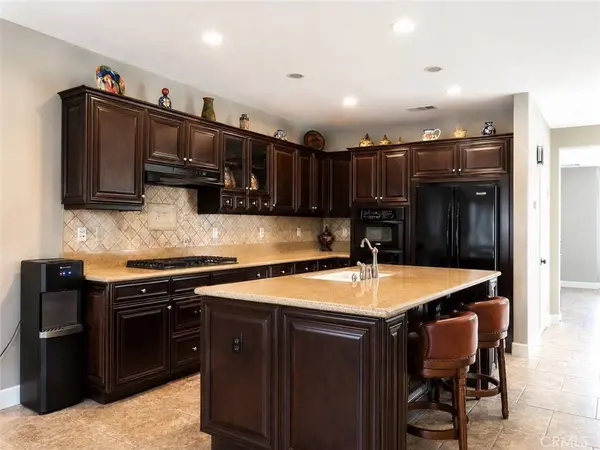 11082 Kalmia CT, Corona, CA 92883