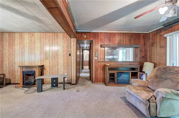 92 Valley TRL SE, Acworth, GA 30101