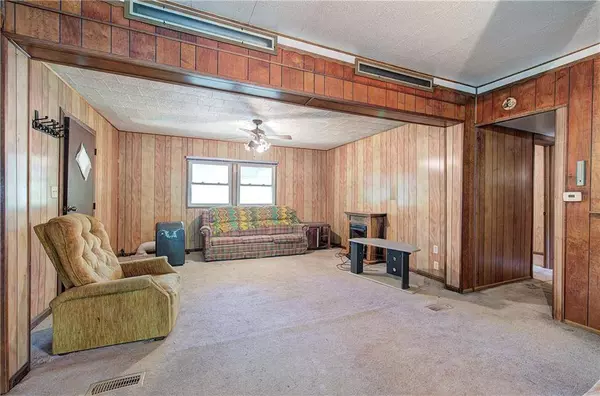 92 Valley TRL SE, Acworth, GA 30101