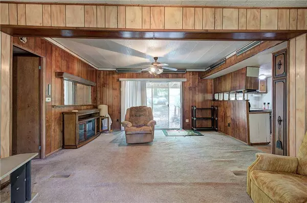 92 Valley TRL SE, Acworth, GA 30101