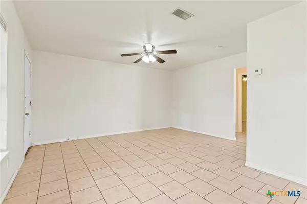 1710 Cole ST, Killeen, TX 76541